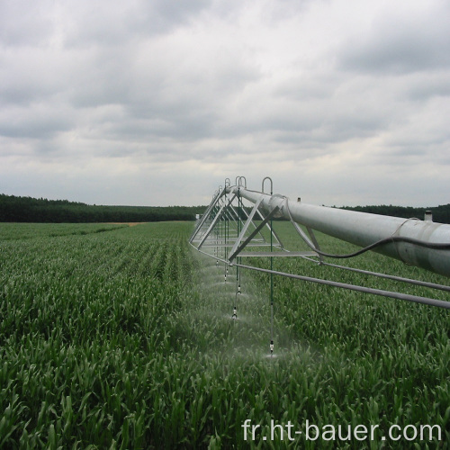 système d&#39;irrigation à pivot pour centre d&#39;abreuvement de ferme